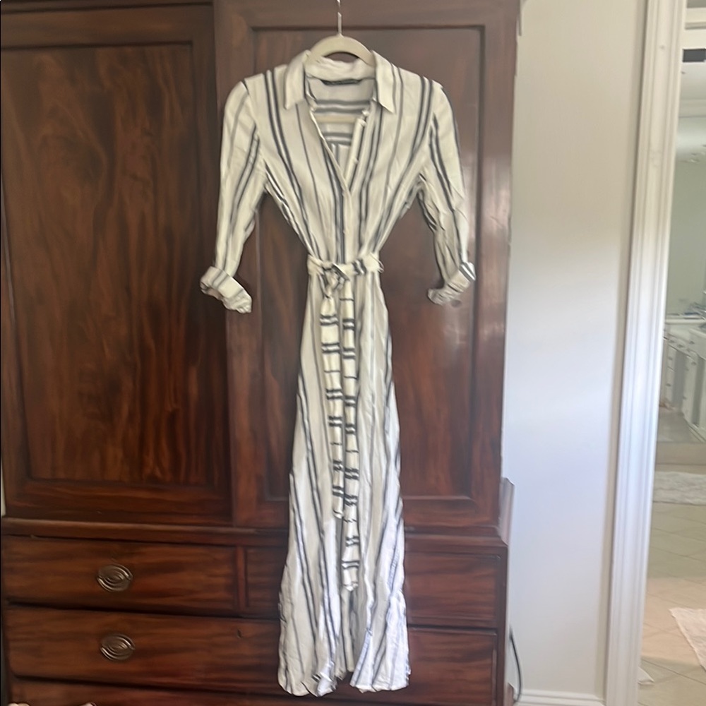 Zara White and Black Buttoned Dress with Notched Collar